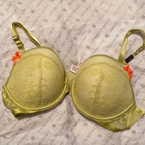 VICTORIA SECRET NWT, lime in color, 36B, lace w/pink bows